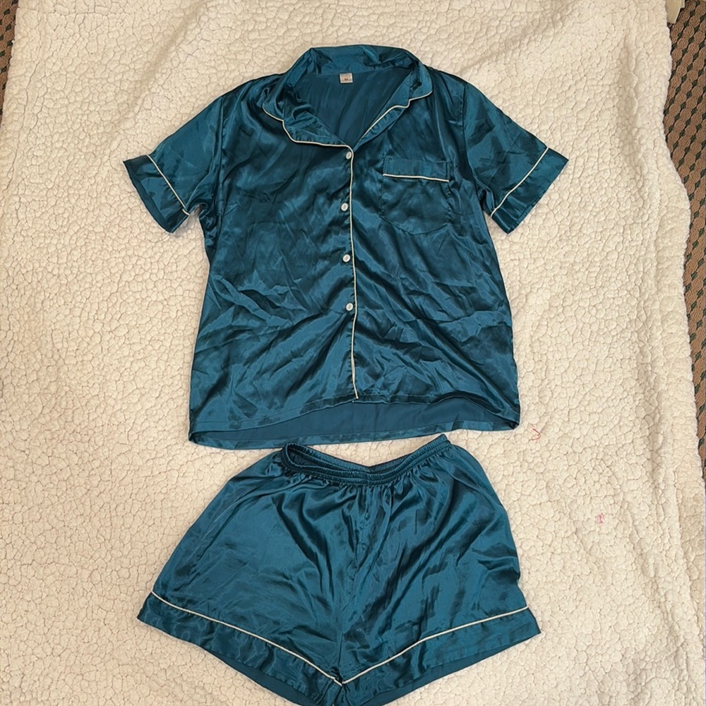Pajama set, emerald green.